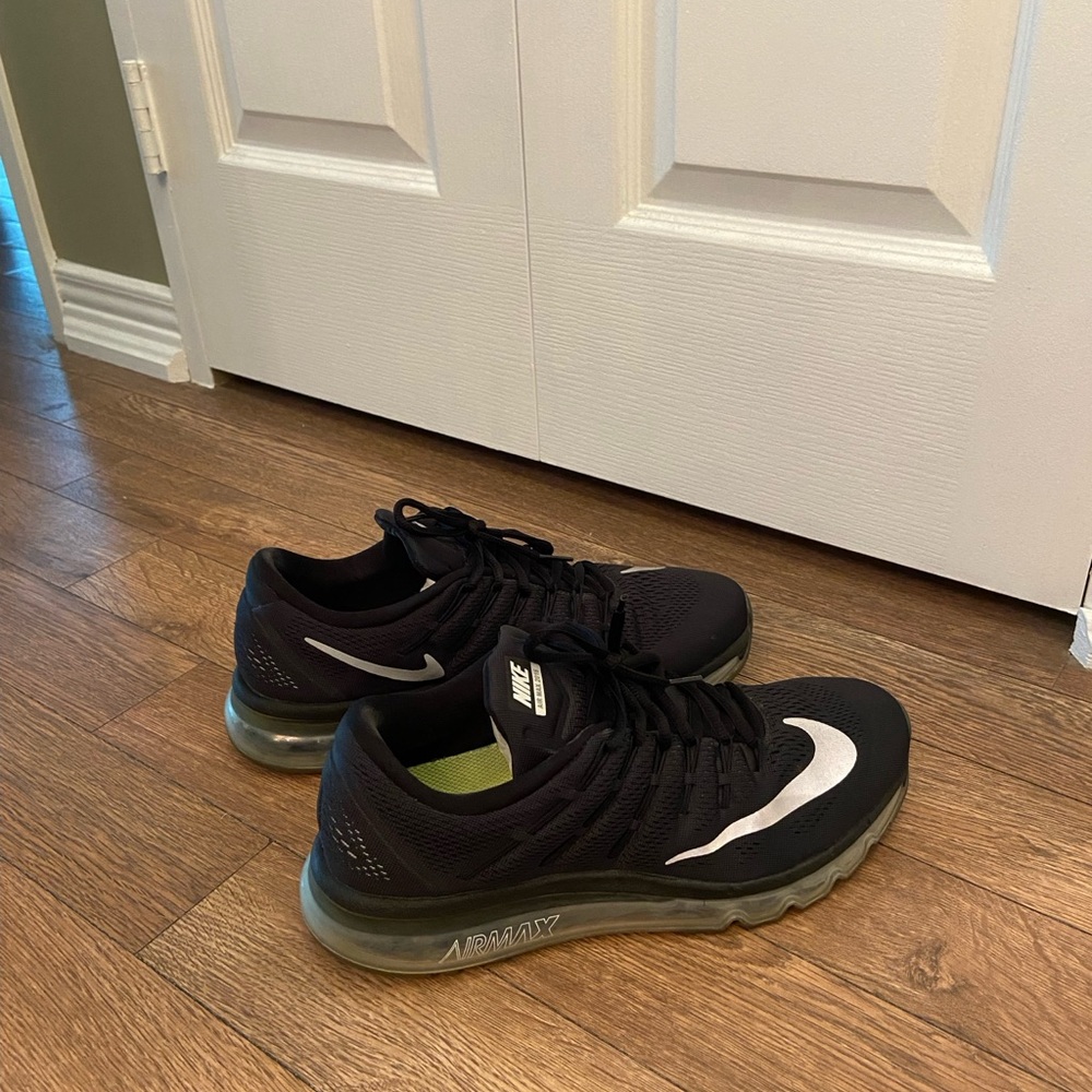 Nike Men's Black Air Max Running Shoes